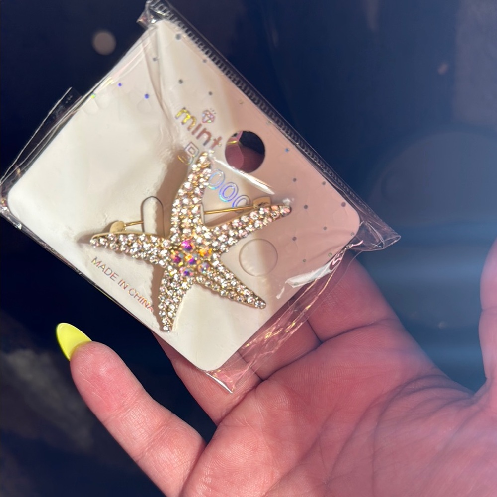 Mint Crystal Starfish Hair Accessory